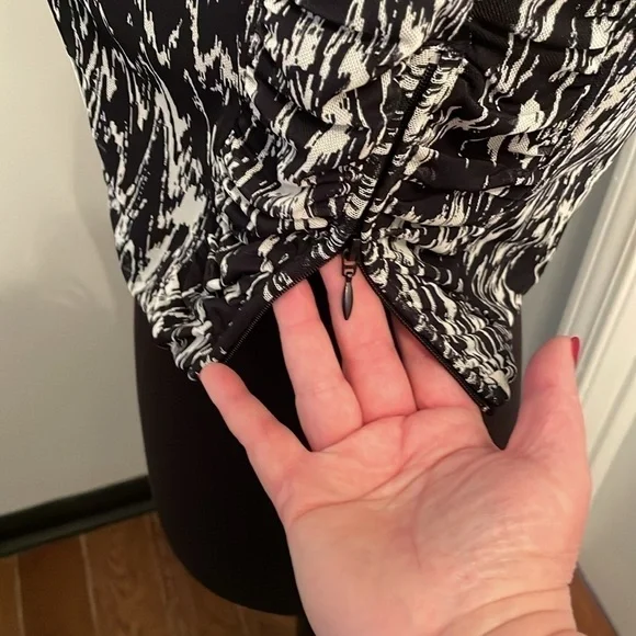 NWT HOUSE OF HARLOW 1960 BLACK & WHITE CROP TOP SIZE M - Picture 5 of 8